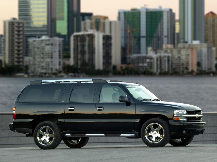  Chevrolet Suburban An American Revolution 2004 года  (фото 2 из 5)